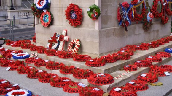 armed-forces-join-the-queen-as-she-leads-the-uk-in-remembrance