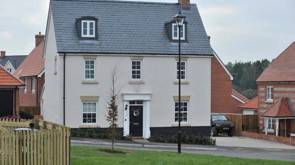 Some 35 properties have been handed over at the £73M Ashdown Estate development by DIO and contractor Hills, as part of the Army Basing Programme (ABP).