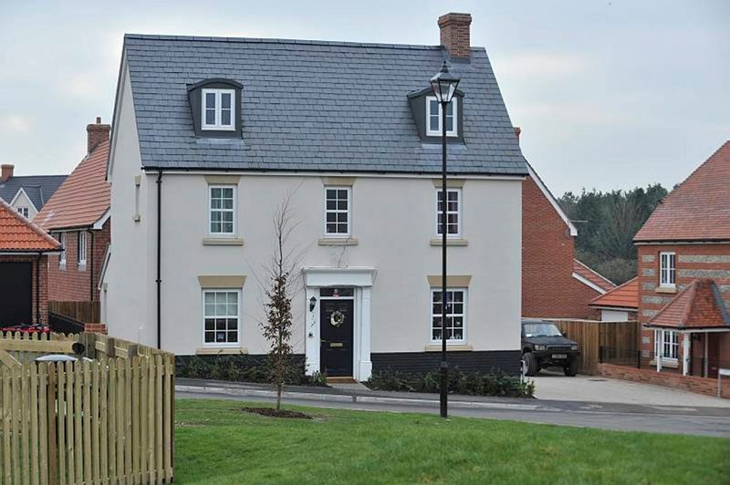 Some 35 properties have been handed over at the £73M Ashdown Estate development by DIO and contractor Hills, as part of the Army Basing Programme (ABP).