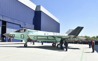 Italian Ministry of Defence with partner Leonardo & Lockheed Martin have rolled out the first F35B Short Take-off/Vertical Landing built outside the US.