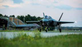 US F-35 jets arrive at RAF Marham