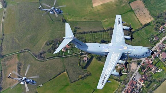 Airbus A400M conducts helicopter refuelling certification campaign