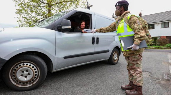 Military personnel help to accelerate UK vaccine programme