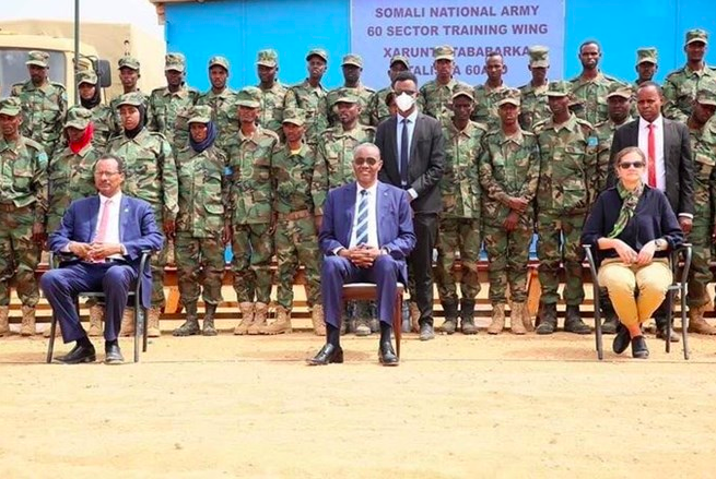 Somali National Army personnel graduate from British led training exercise