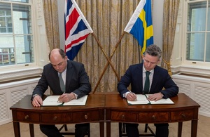 UK and Sweden strengthen defence relationship as ministers sign agreement on self-propelled guns