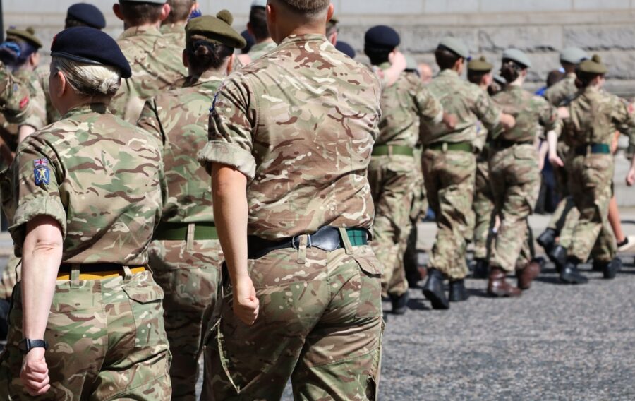  Image: LadyLensArt / Shutterstock.com