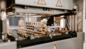 Supported by the Defence Technology Exploitation Programme (DTEP) through UK Defence Innovation, Filtronic has developed high-power plastic packaging for Gallium Nitride (GaN) semiconductor