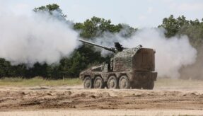The British Army is to be equipped with 72 Remote Controlled Howitzers (RCH 155) under a nearly £1 billion contract