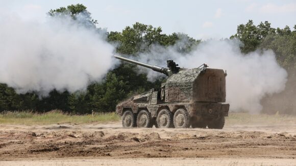 The British Army is to be equipped with 72 Remote Controlled Howitzers (RCH 155) under a nearly £1 billion contract